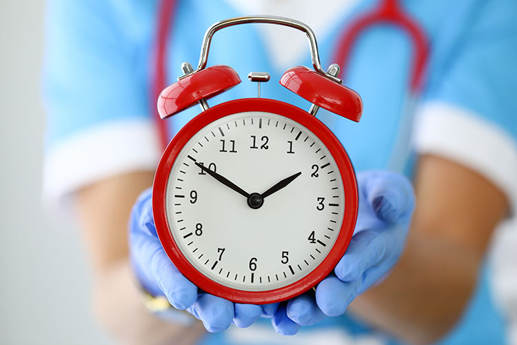 How Many Hours A Week Does A Nurse Work? Pros and Cons